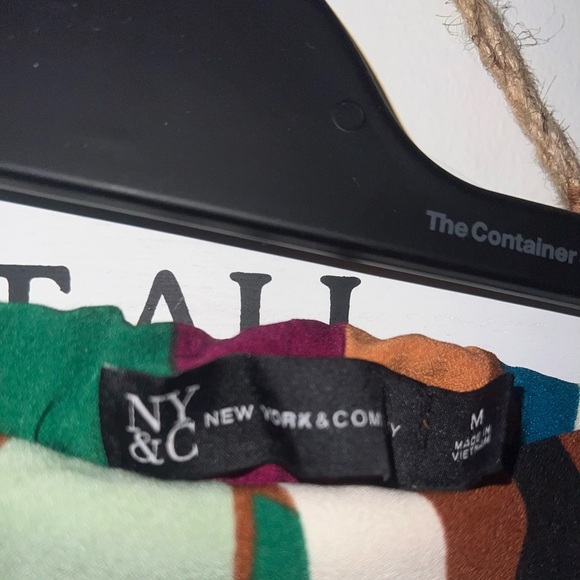 Multicolor Abstract Pattern Skirt - Picture 3 of 4